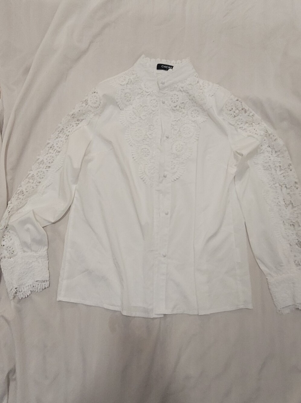 CHICME White Scalloped Trim Top